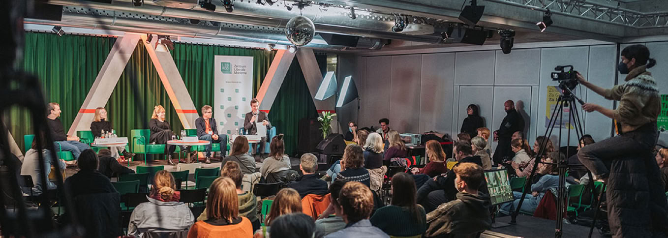 img_podiumsdiskussion-zentrum-liberale-moderne_photo-Stefan-Lengsfeld_Totale